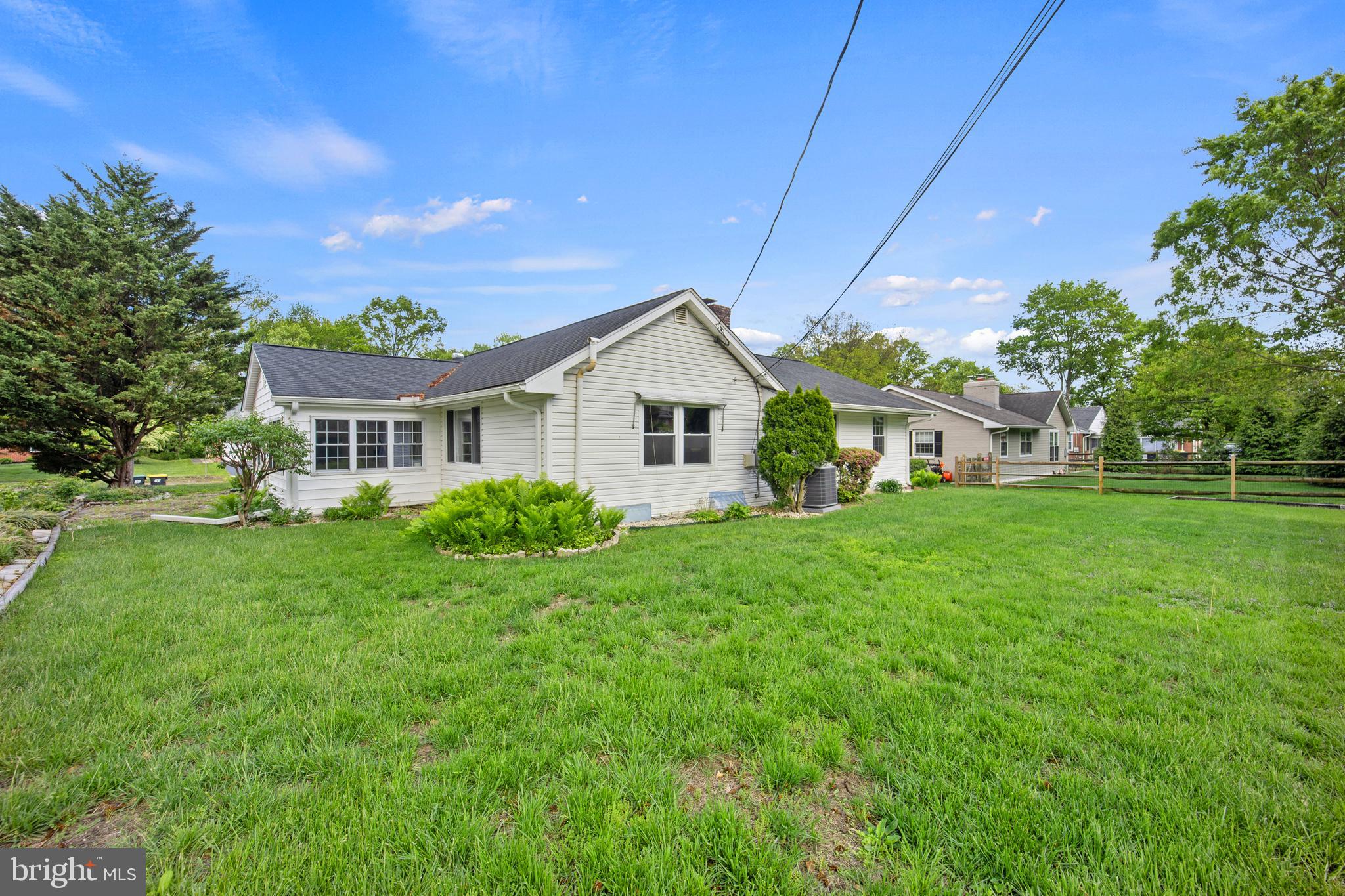705 Halstead Road Wilmington, DE 19803 - Photo 33 of 34 a house view with a garden space