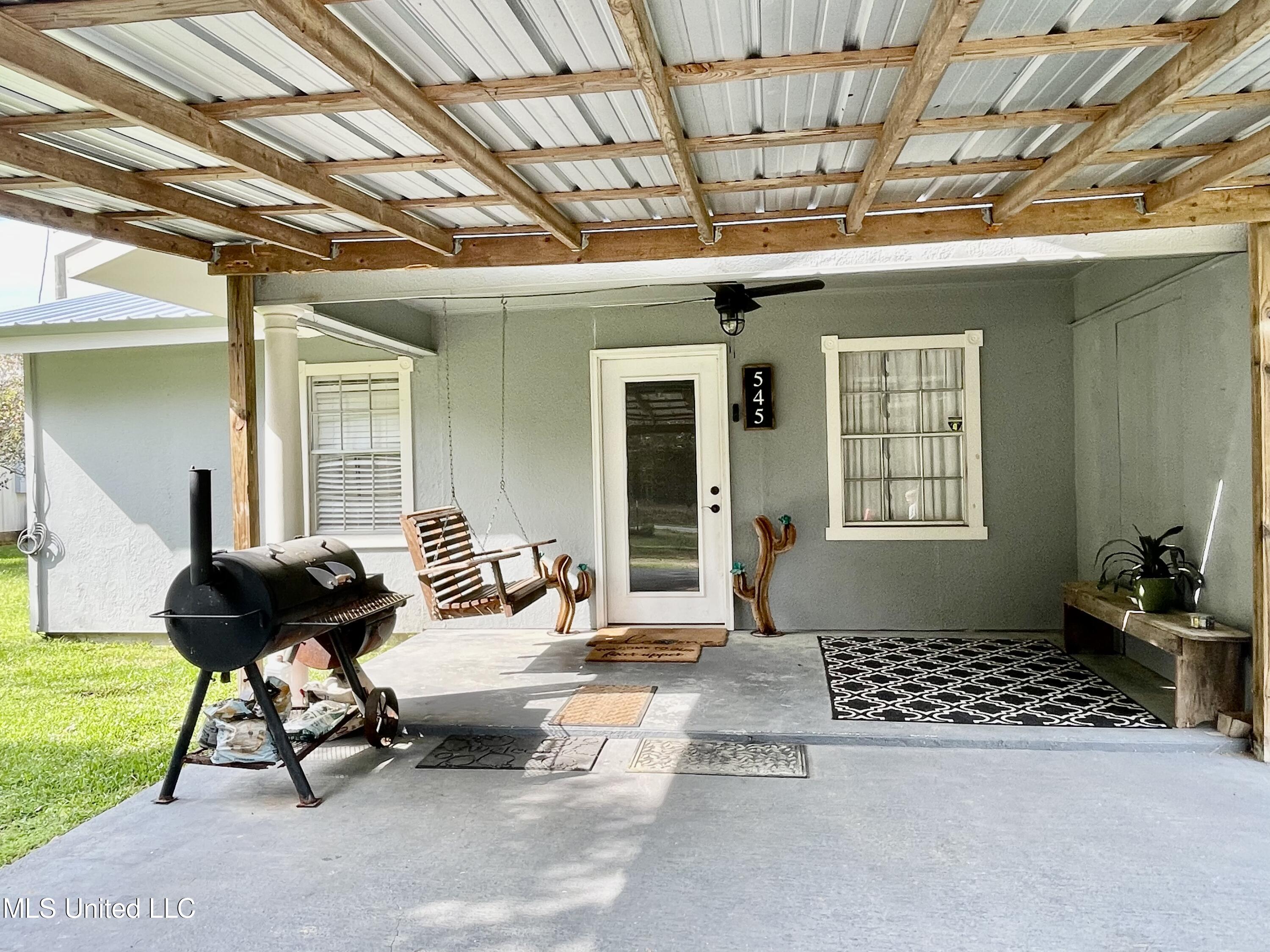 545 Entrekin Road Lumberton, MS 39455 - Photo 3 of 20 F821E339-E33D-4157-ACDA-7D3135F17E7E