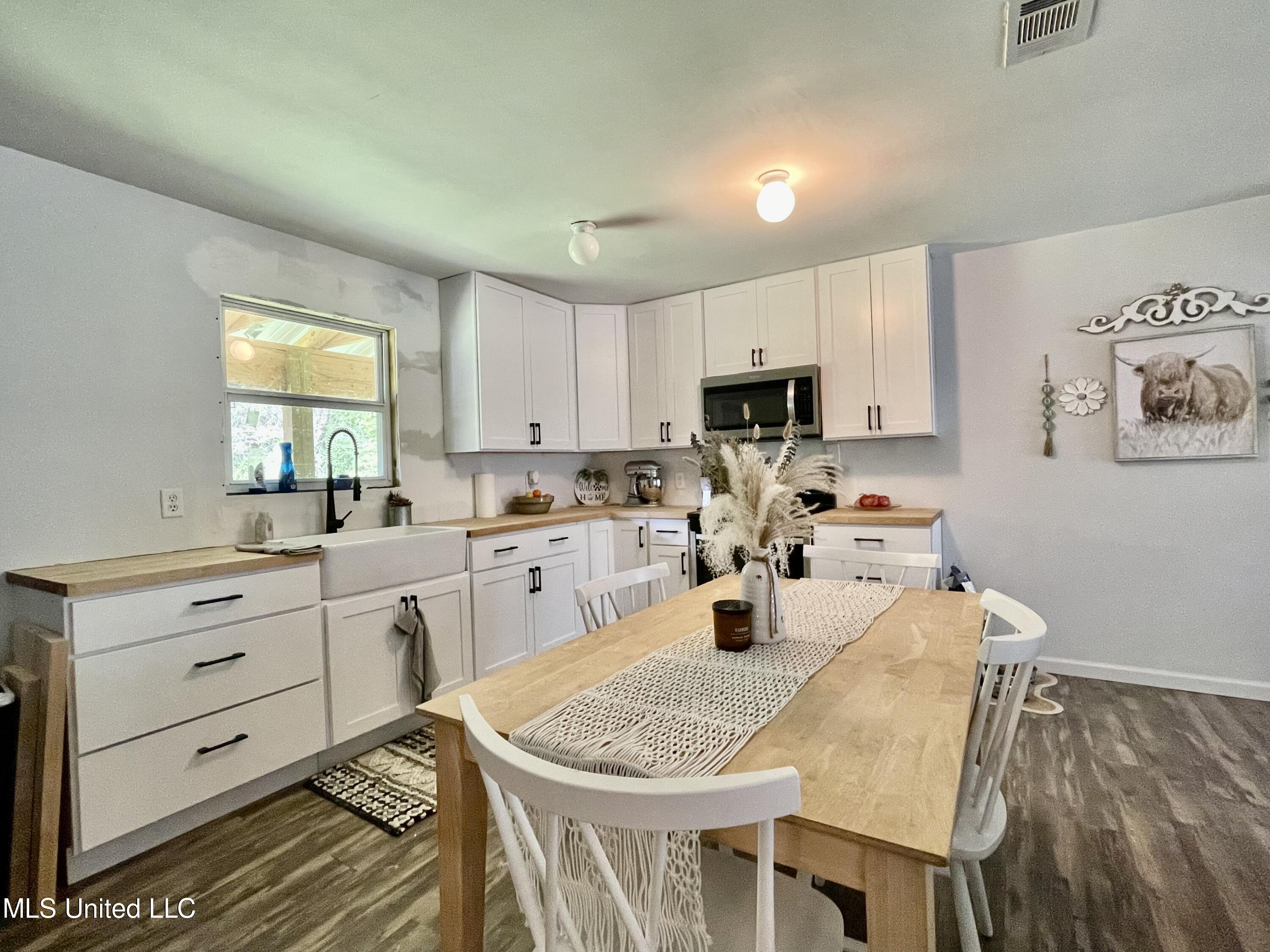 545 Entrekin Road Lumberton, MS 39455 - Photo 7 of 20 40FEB1C7-A064-46FA-9146-68B93859CD9C