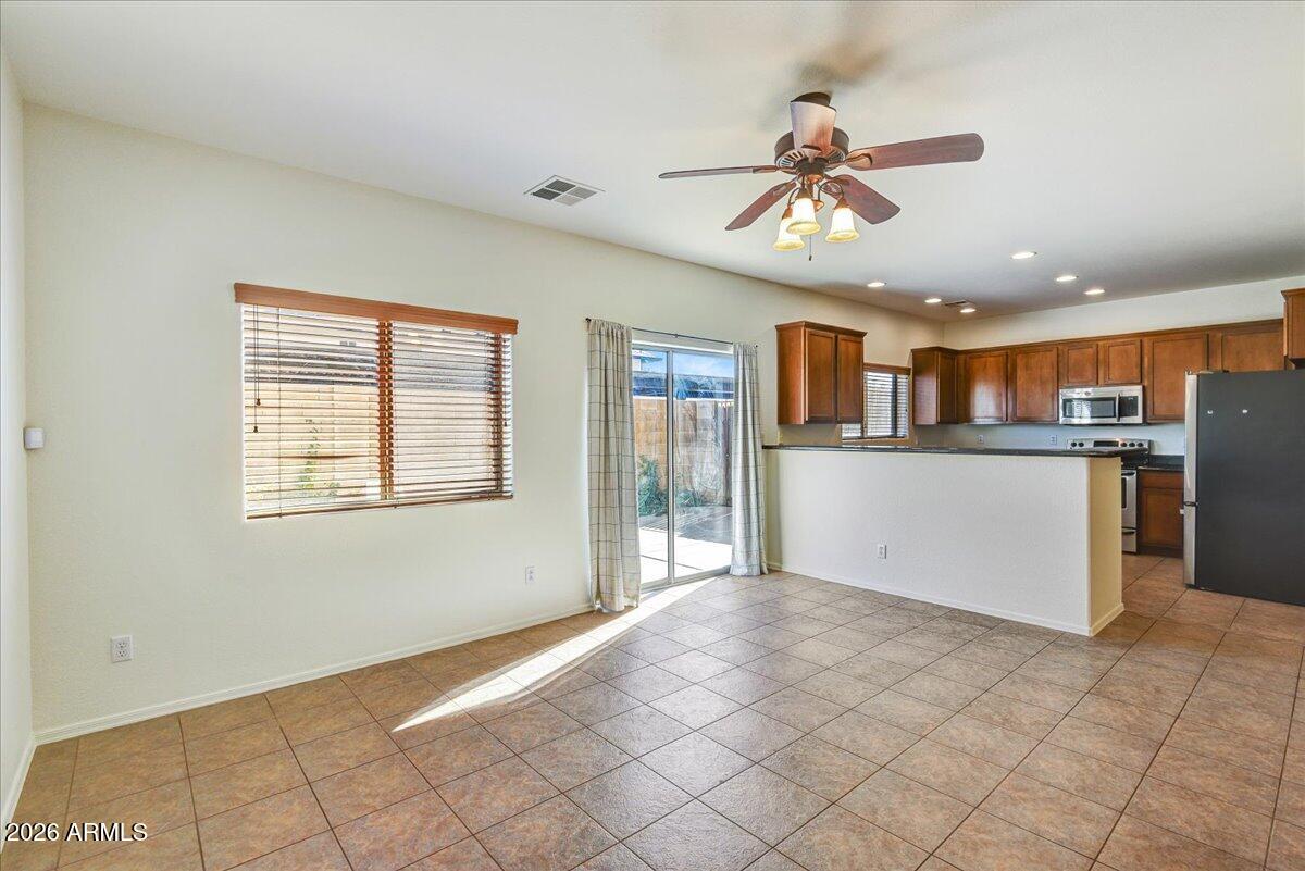 2929 North 37th Street, Unit 7 Phoenix, AZ 85018 - Photo 4 of 15 Kitchen & Greatroom.