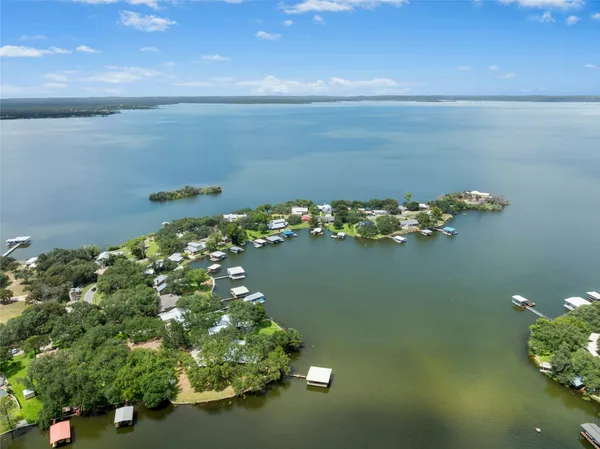 $780,000 | 110 Island Lodges Lane, Buchanan Dam, TX 78609