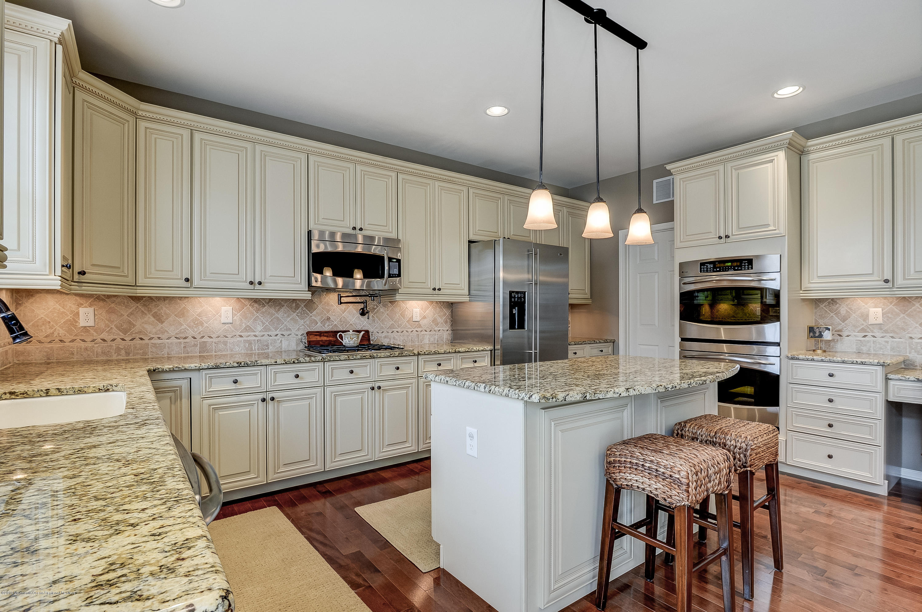 30 Bristol Road Manalapan, NJ 07726 - Photo 13 of 46 13-Kitchen(2)