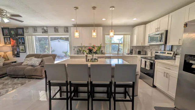 $595,000 | 6220 Southwest 4th Street, Margate, FL 33068