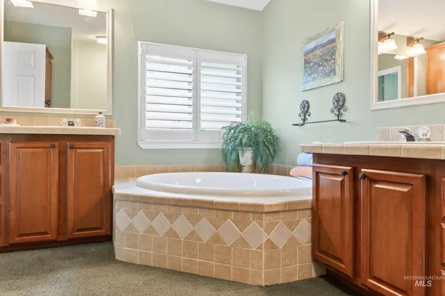 $800,000 | 28283 Pearl Road, Parma, ID 83660