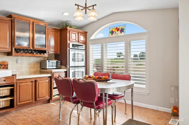 $800,000 | 28283 Pearl Road, Parma, ID 83660