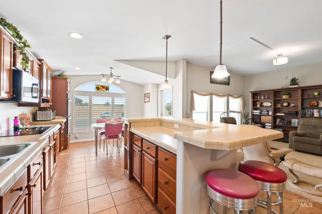 $800,000 | 28283 Pearl Road, Parma, ID 83660