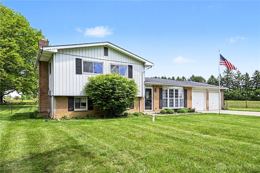 5884 Troy Road Springfield, OH 45502 - Photo 4 of 26