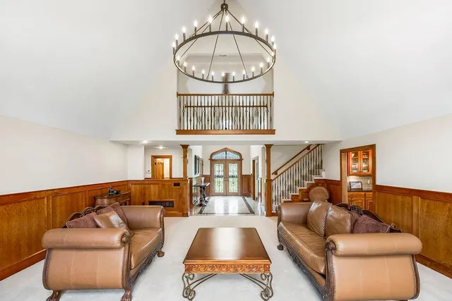 $1,195,000 | 18061 Berryhill Drive, Stilwell, KS 66085