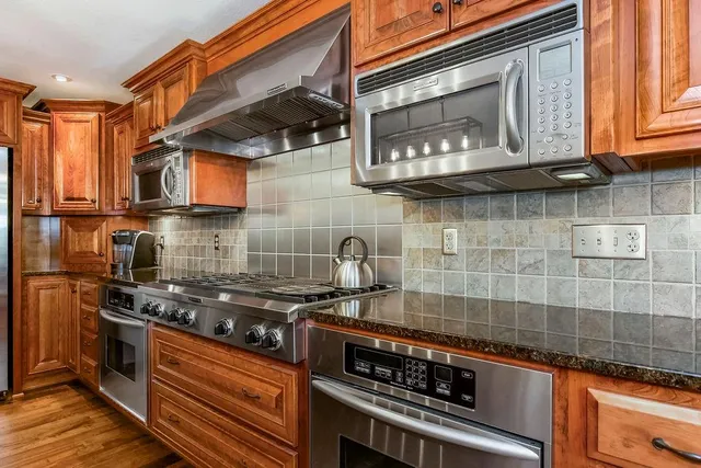 $1,195,000 | 18061 Berryhill Drive, Stilwell, KS 66085