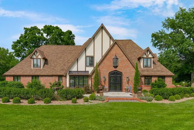 $1,195,000 | 18061 Berryhill Drive, Stilwell, KS 66085