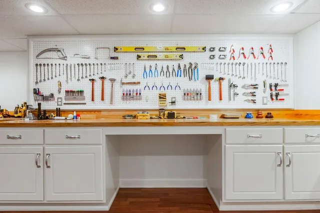 $1,195,000 | 18061 Berryhill Drive, Stilwell, KS 66085