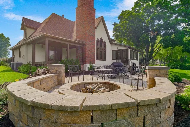 $1,195,000 | 18061 Berryhill Drive, Stilwell, KS 66085