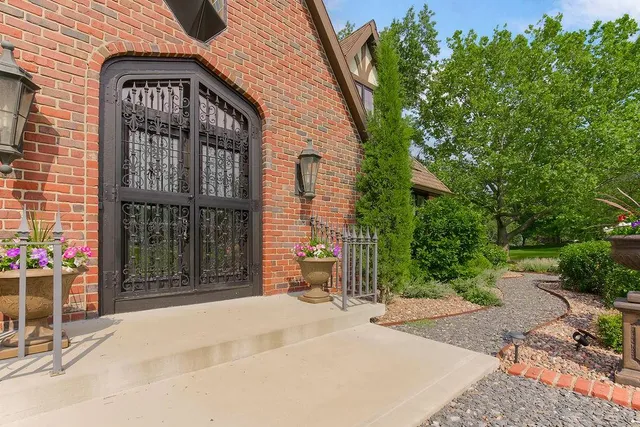 $1,195,000 | 18061 Berryhill Drive, Stilwell, KS 66085