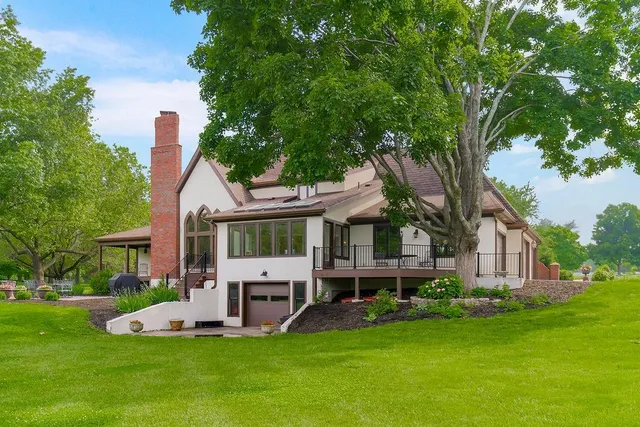 $1,195,000 | 18061 Berryhill Drive, Stilwell, KS 66085