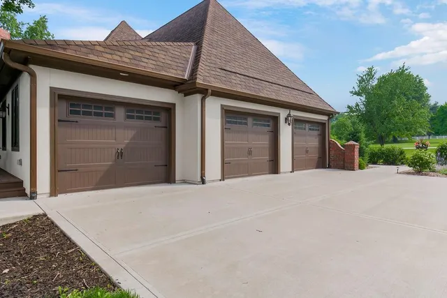 $1,195,000 | 18061 Berryhill Drive, Stilwell, KS 66085