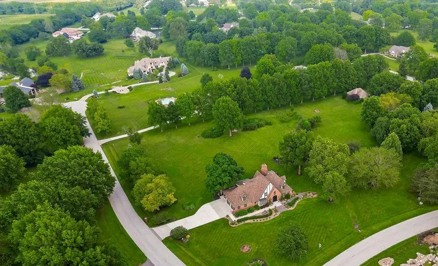 $1,195,000 | 18061 Berryhill Drive, Stilwell, KS 66085