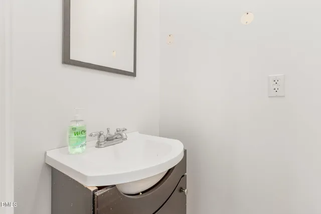 a view of a livingroom with furniture