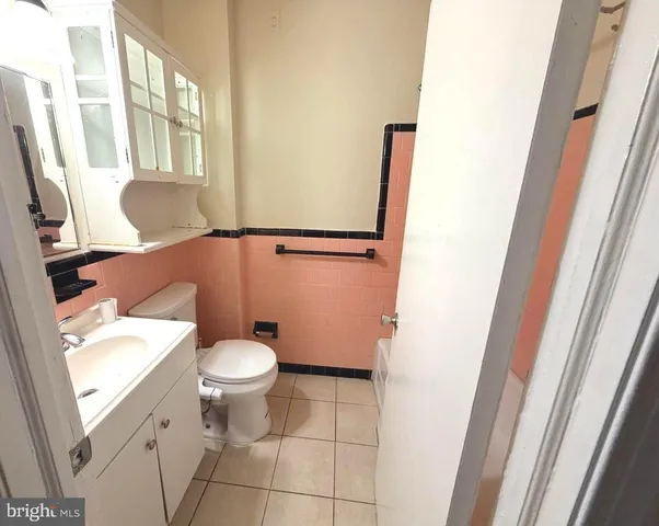 $900 | 6222 Algon Avenue, Unit 1, Philadelphia, PA 19111