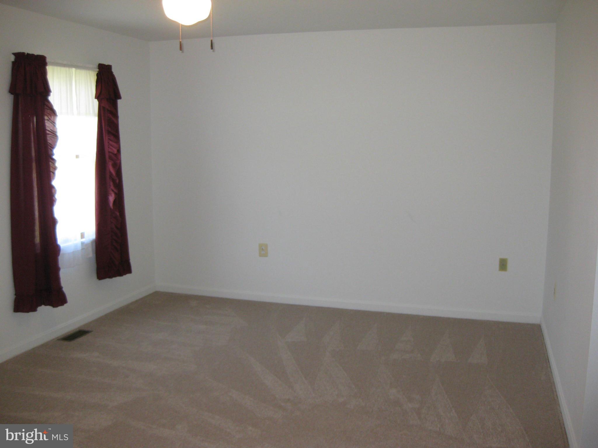 210 East 11th Avenue Ranson, WV 25438 - Photo 14 of 19 Family Room