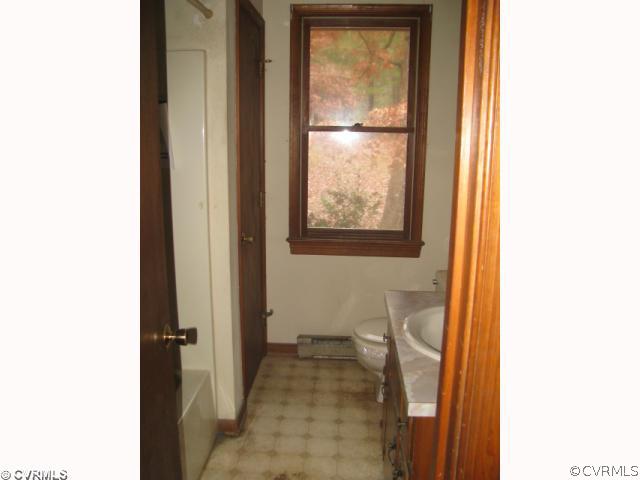 1311 Belle Meade Road Bumpass, VA 23024 - Photo 4 of 5 a bathroom with a toilet