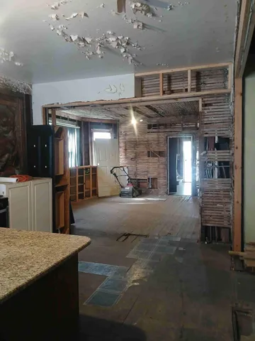 $72,000 | 2243 West 10th Place, Gary, IN 46404