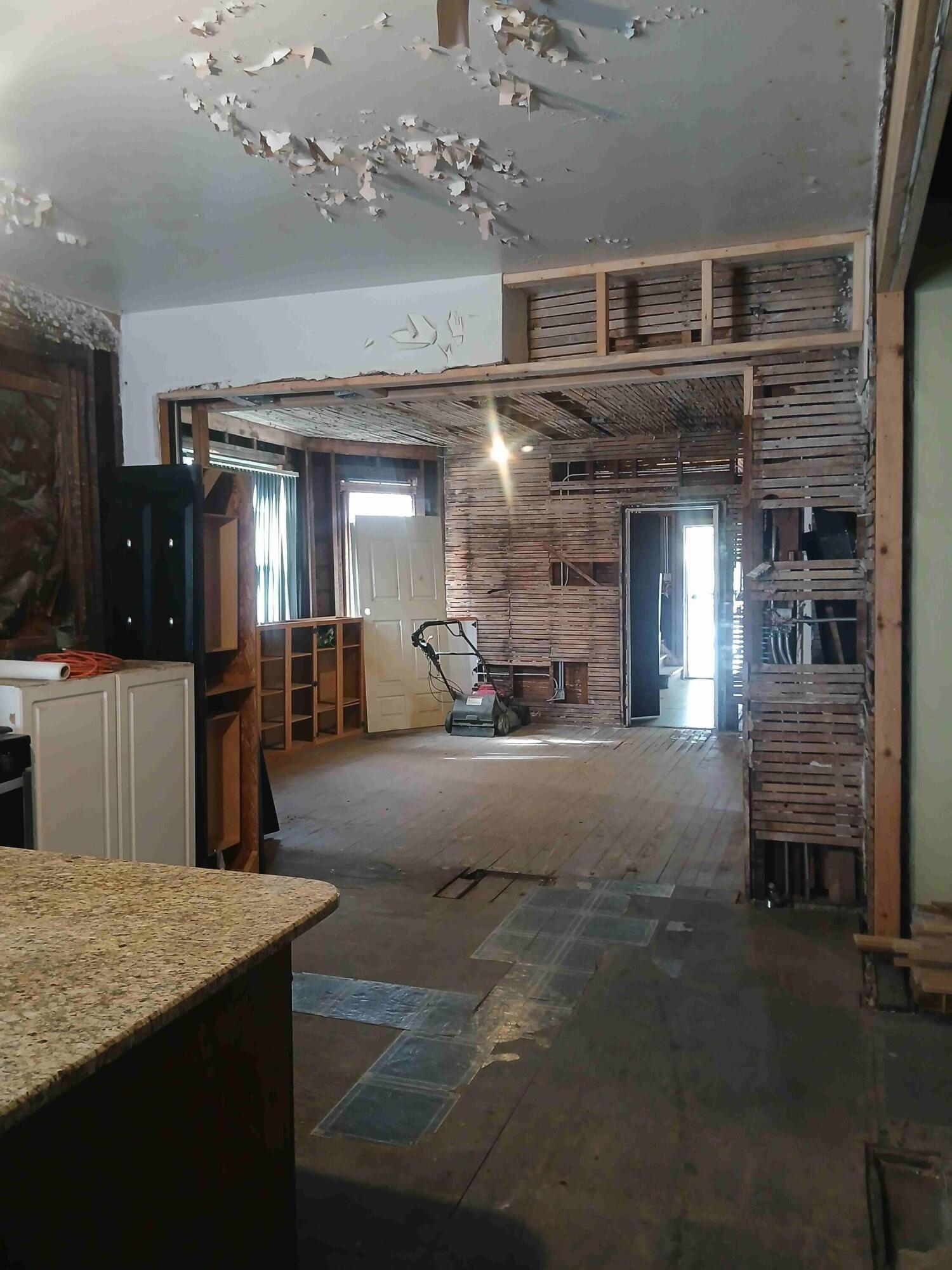 2243 West 10th Place Gary, IN 46404 - Photo 13 of 40 1500x2000