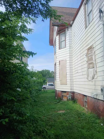 $72,000 | 2243 West 10th Place, Gary, IN 46404