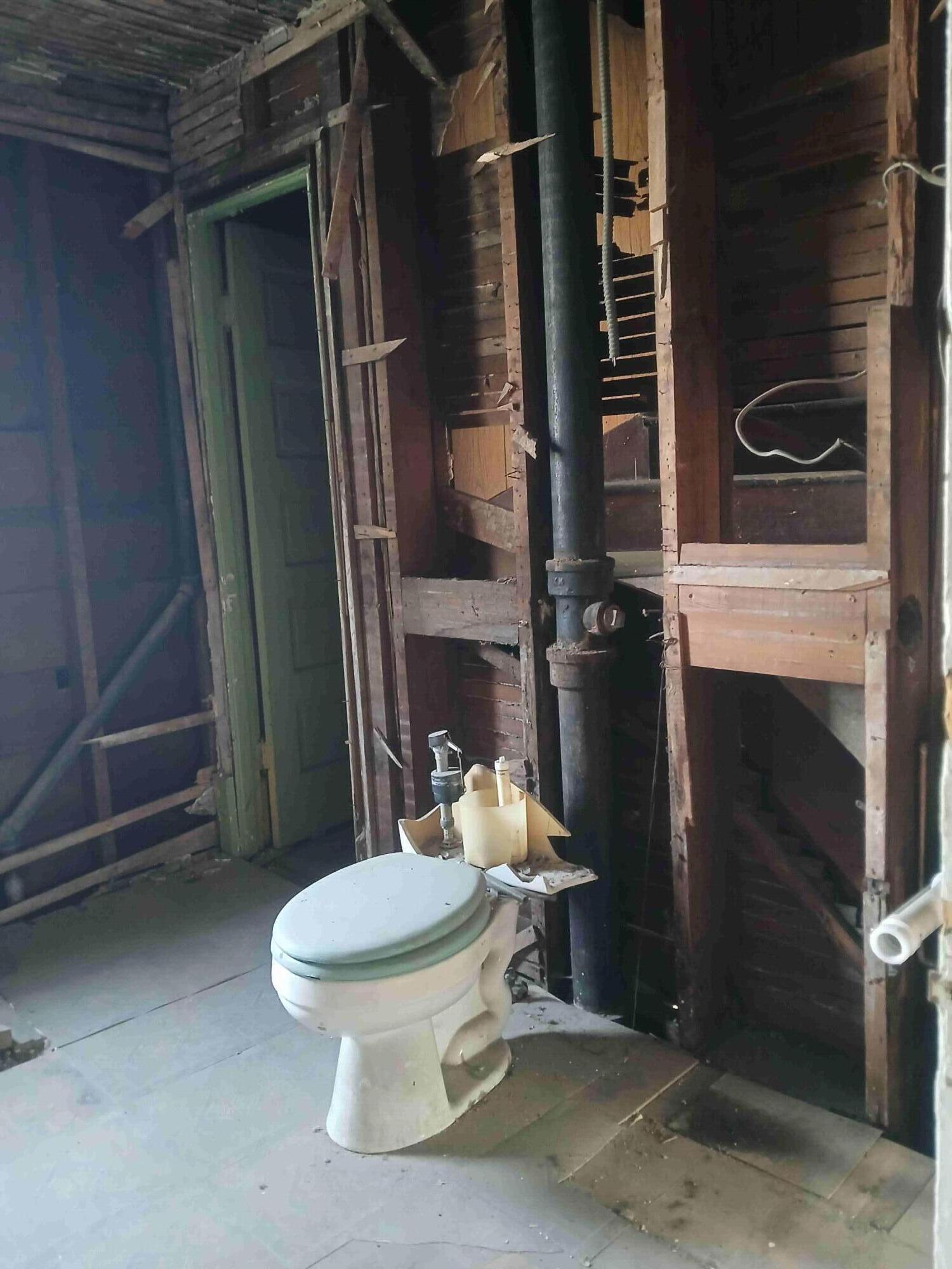 2243 West 10th Place Gary, IN 46404 - Photo 25 of 40 1500x2000