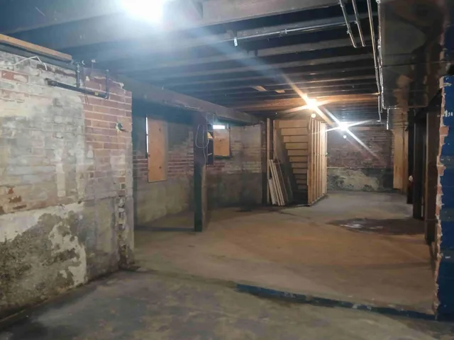 $72,000 | 2243 West 10th Place, Gary, IN 46404