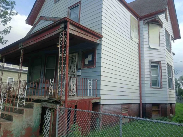 $72,000 | 2243 West 10th Place, Gary, IN 46404