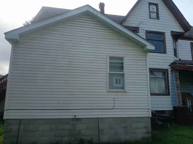 $72,000 | 2243 West 10th Place, Gary, IN 46404