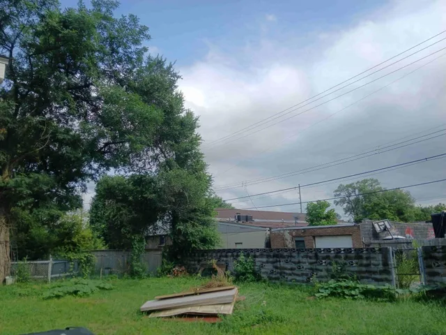 $72,000 | 2243 West 10th Place, Gary, IN 46404