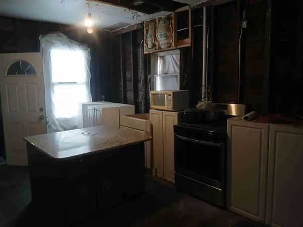 $64,000 | 2243 West 10th Place, Gary, IN 46404