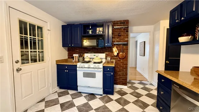 $224,900 | 107 Juanita Drive, Salina, NY 13090