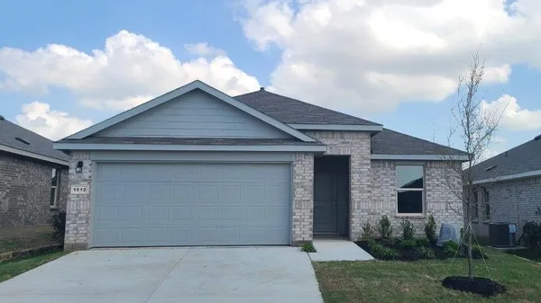 $299,990 | 1512 Tin Roof Road, Krum, TX 76249