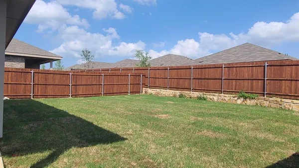 $299,990 | 1512 Tin Roof Road, Krum, TX 76249