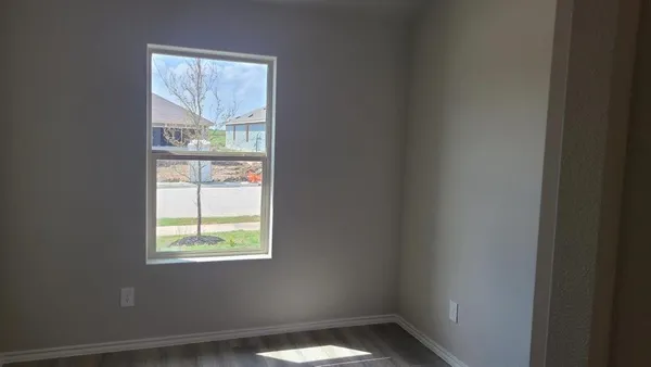 $299,990 | 1512 Tin Roof Road, Krum, TX 76249