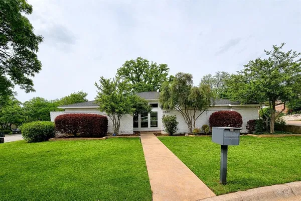 $2,975 | 1827 Rhinevalley Drive, Arlington, TX 76012