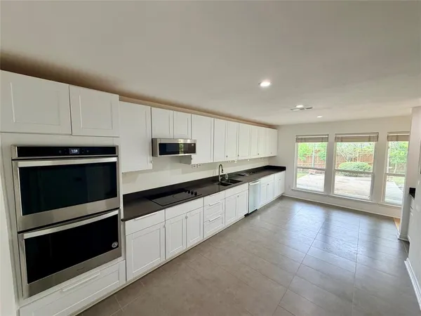 $2,975 | 1827 Rhinevalley Drive, Arlington, TX 76012