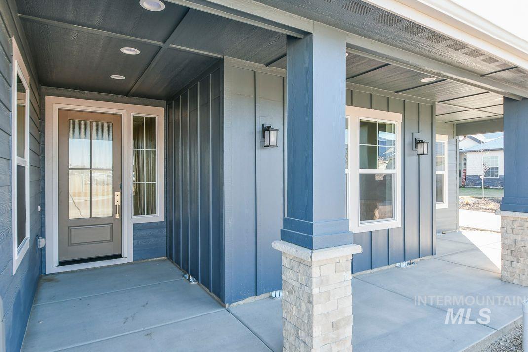 2392 South Thacker Ridge Avenue Nampa, ID 83686 - Photo 3 of 40