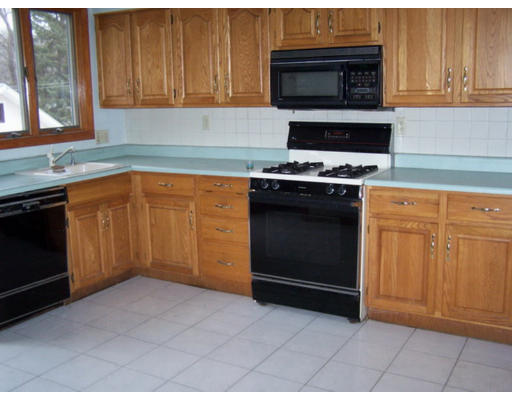 3 Pomona Road Worcester, MA 01602 - Photo 4 of 6