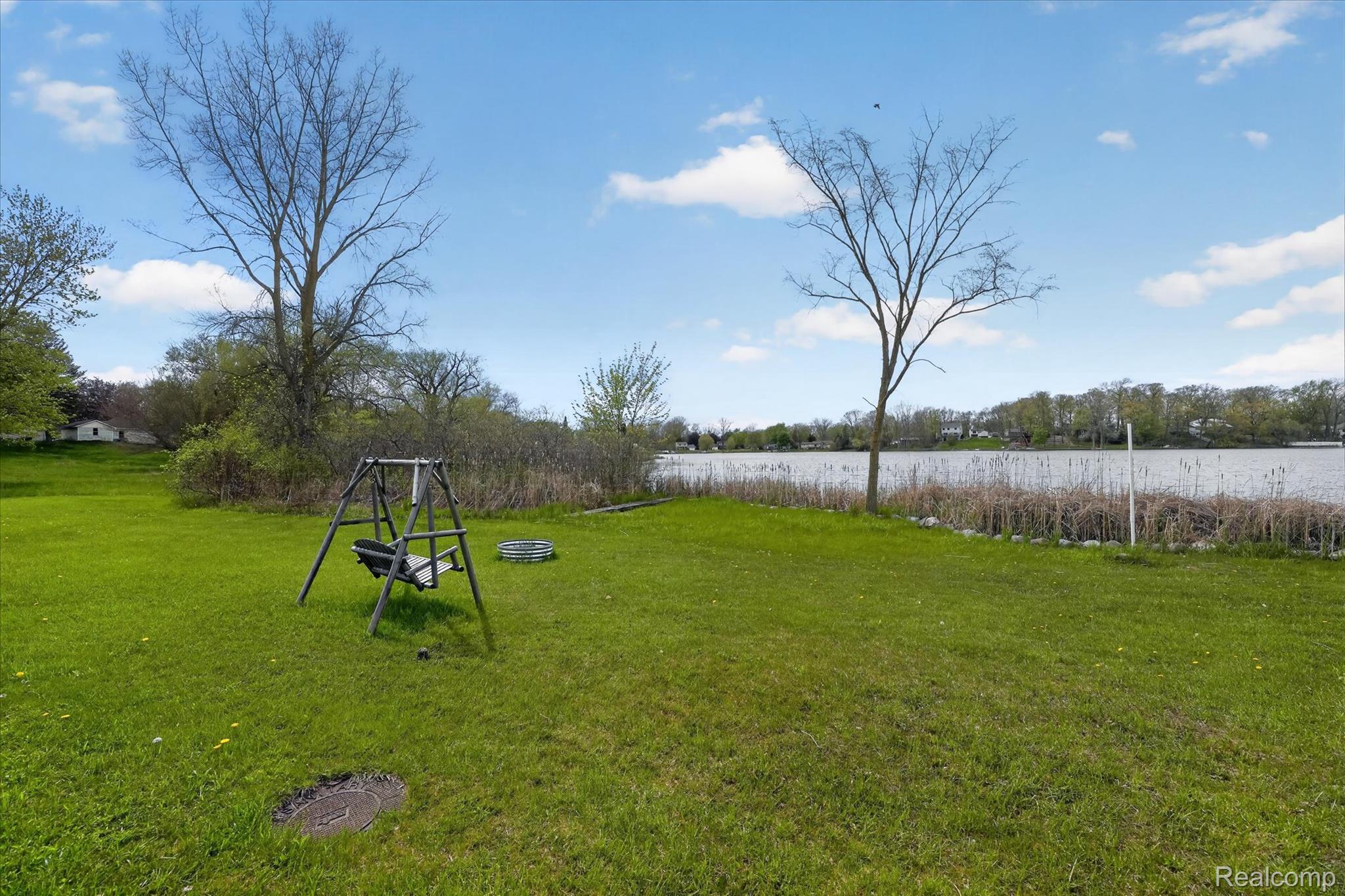12409 Fenton Road Fenton, MI 48430 - Photo 41 of 61 View of green lawn