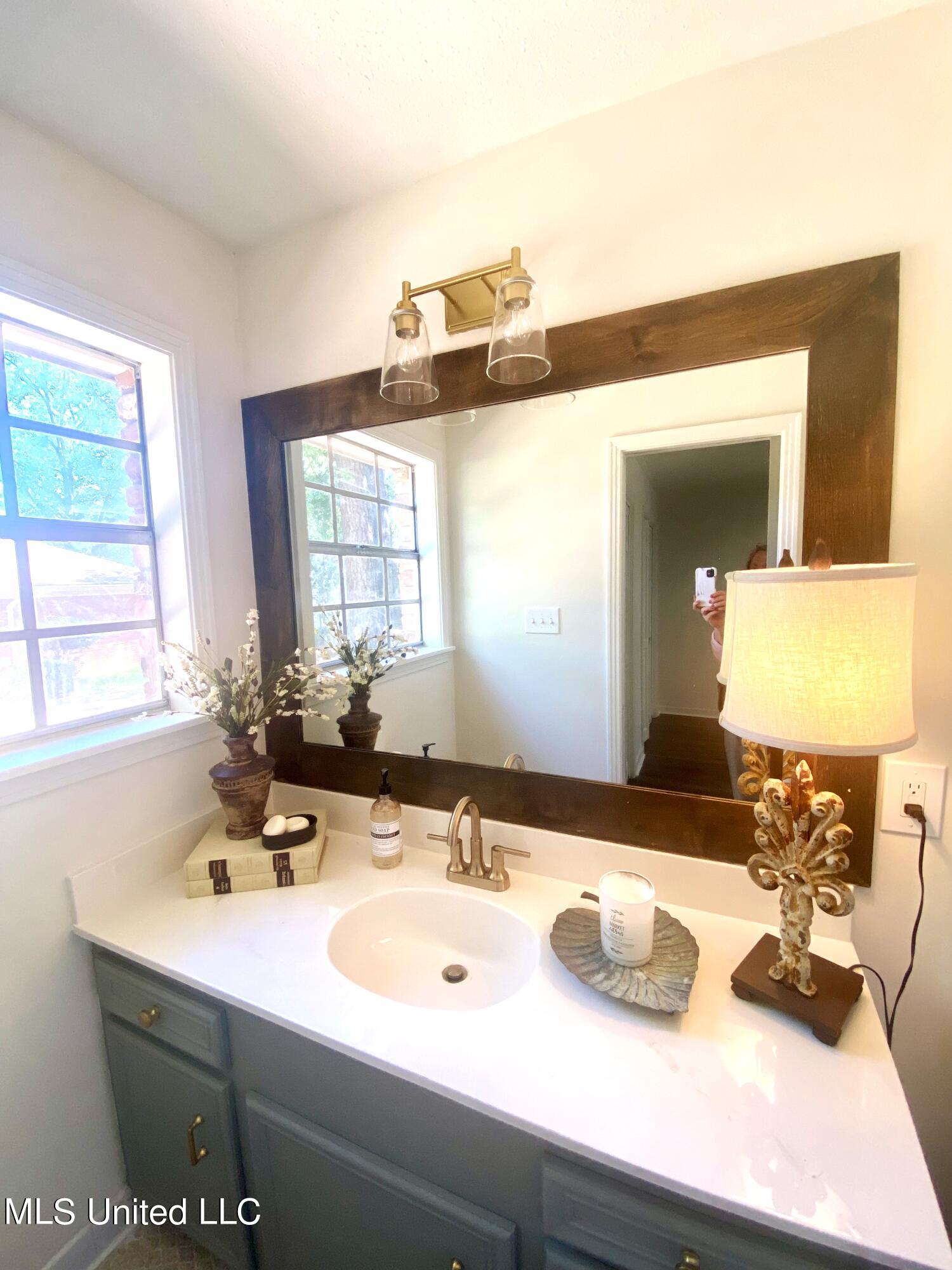 5459 Red Fox Road Jackson, MS 39211 - Photo 54 of 78 4TH BEDROOM BATH