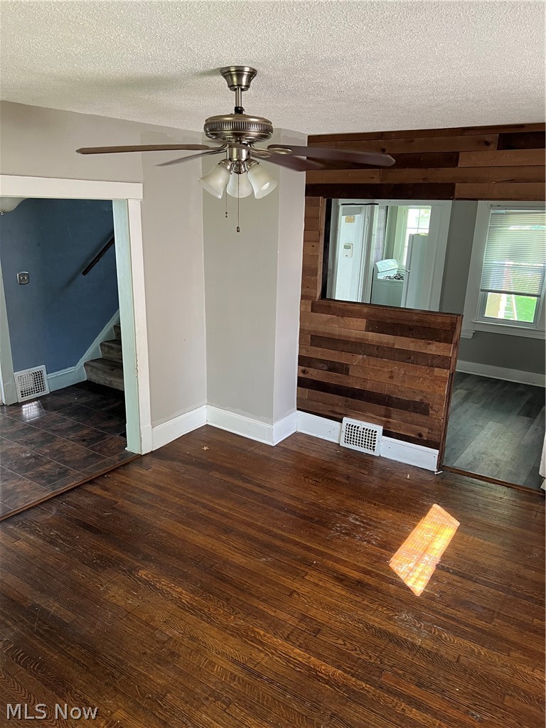 2087 North Taylor Road Cleveland Heights, OH 44112 - Photo 3 of 17 Dining