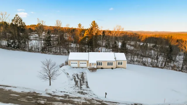 $475,000 | 8 Sunrise Trail, Turner, ME 04282