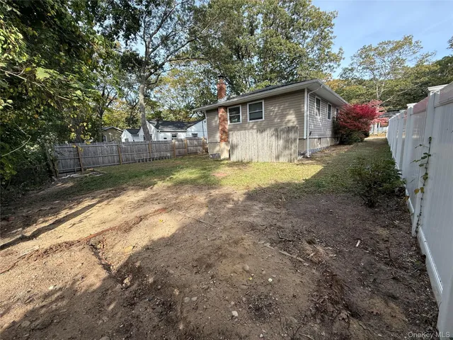 $499,999 | 50 Newcomb Trail, Ridge, NY 11961