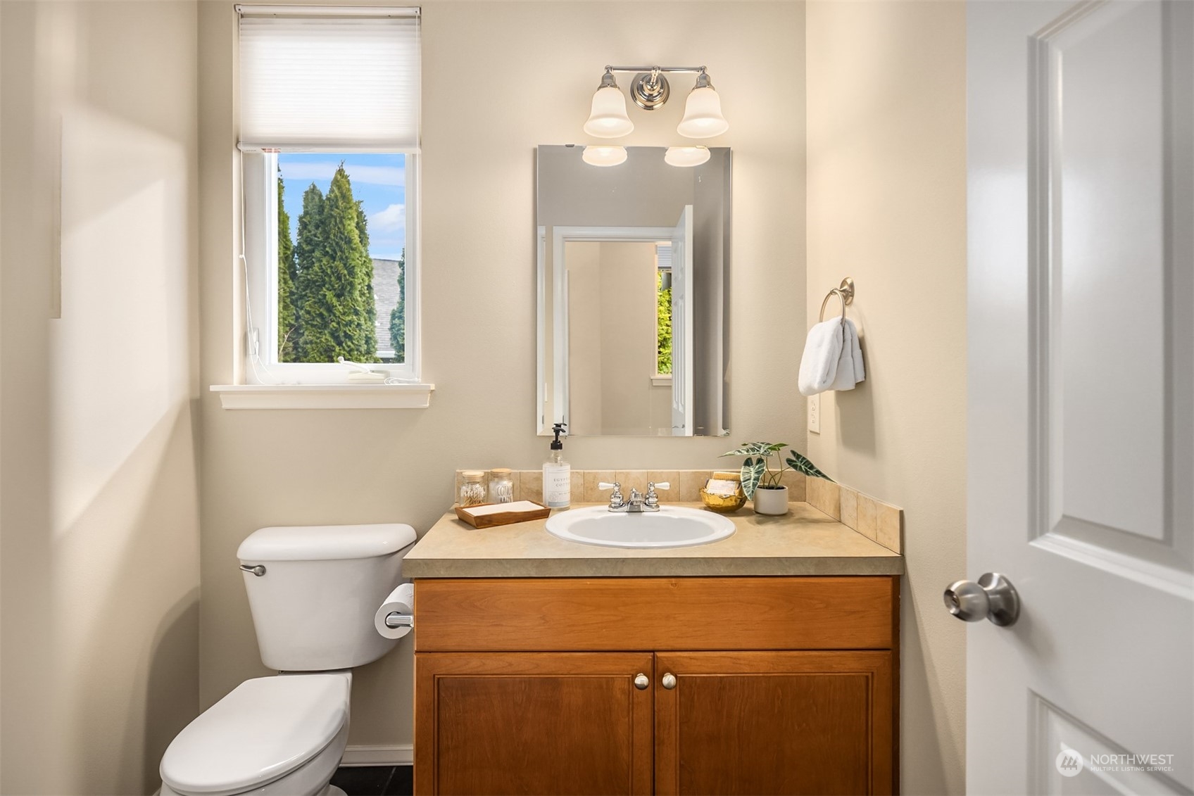 6017 Northeast 1st Place Renton, WA 98059 - Photo 13 of 29 Gallery Image 13