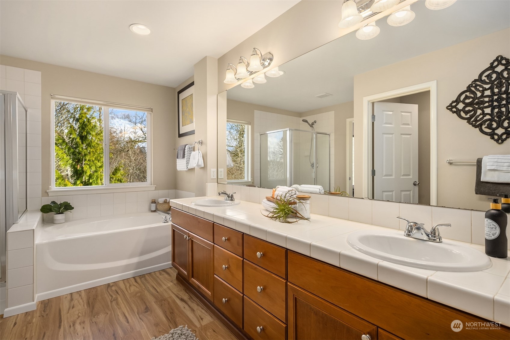 6017 Northeast 1st Place Renton, WA 98059 - Photo 17 of 29 Gallery Image 17