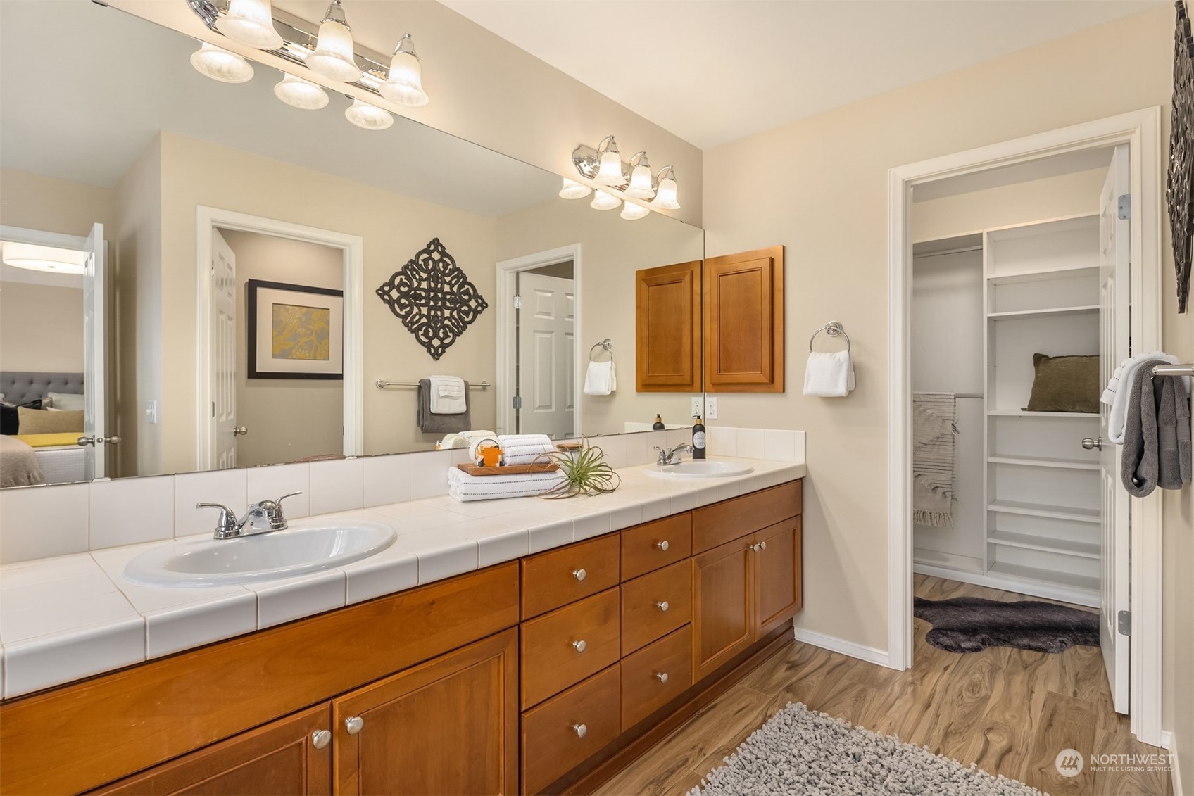 6017 Northeast 1st Place Renton, WA 98059 - Photo 18 of 29 Gallery Image 18