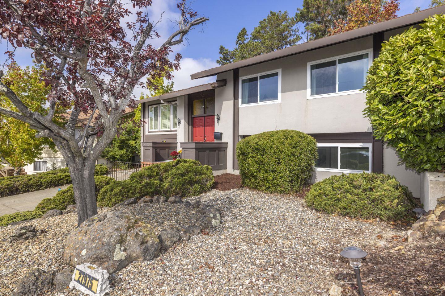 27975 Edgecliff Way Hayward, CA 94542 - Photo 3 of 58 a view of a couches in front of house